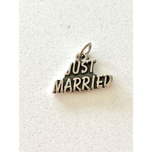 .925 Just Married Saying Sterling Silver Jewelry Charm #wedding #love